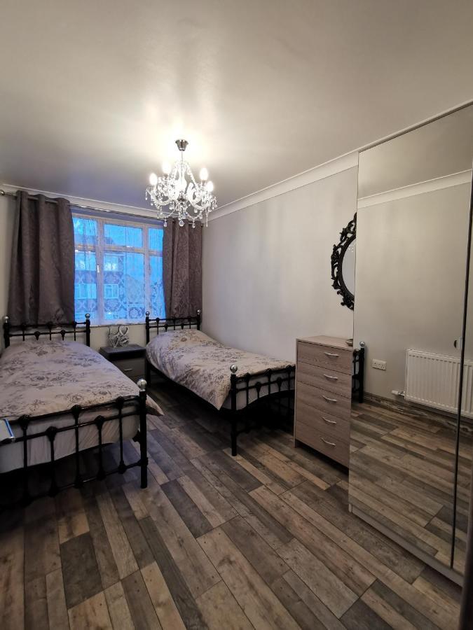 Palaz 2 - 2 Bedroom Flat Edmonton Zewnętrze zdjęcie